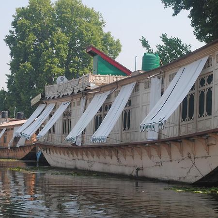 Heaven Breeze Group Of Houseboats Hotell Srīnagar Eksteriør bilde